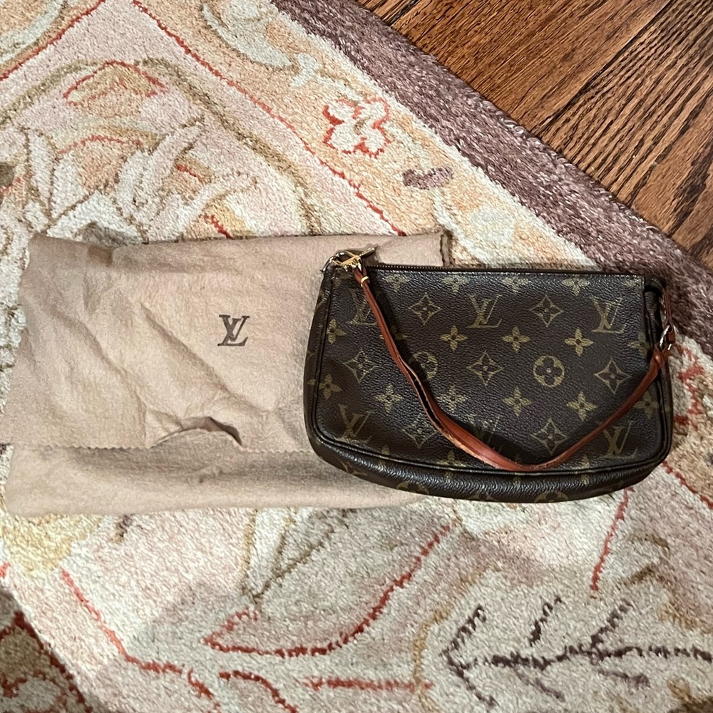 Vintage Louis Vuitton Monogram Pochette - Picture 5 of 5